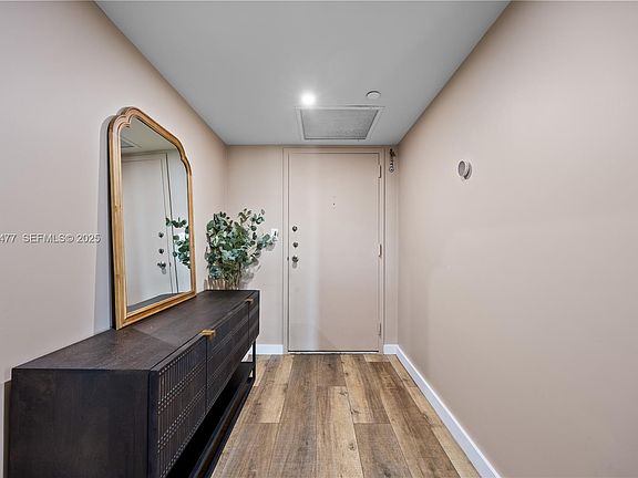 3rd image of 1915 Brickell Ave #1001