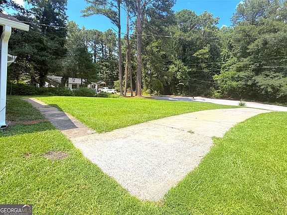4th image of 813 Post Oak Cir
