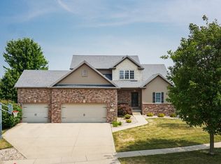 3101 Sunningdale Ln, Bloomington, IL 61705