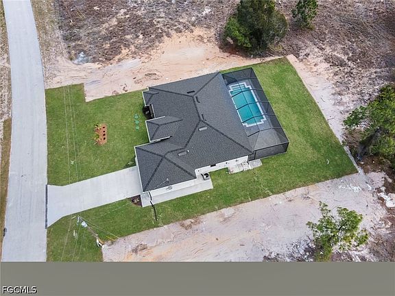 3rd image of 316 Pearson St