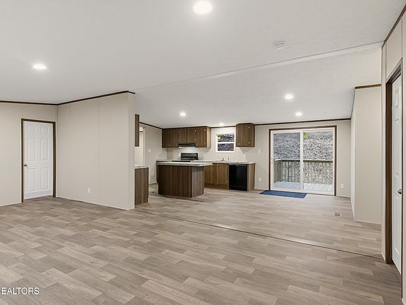 5th image of 504 Short St