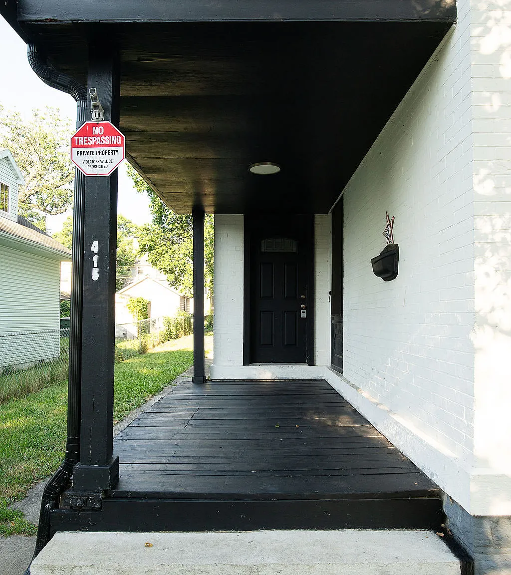 415 Brightwood — Photo 2