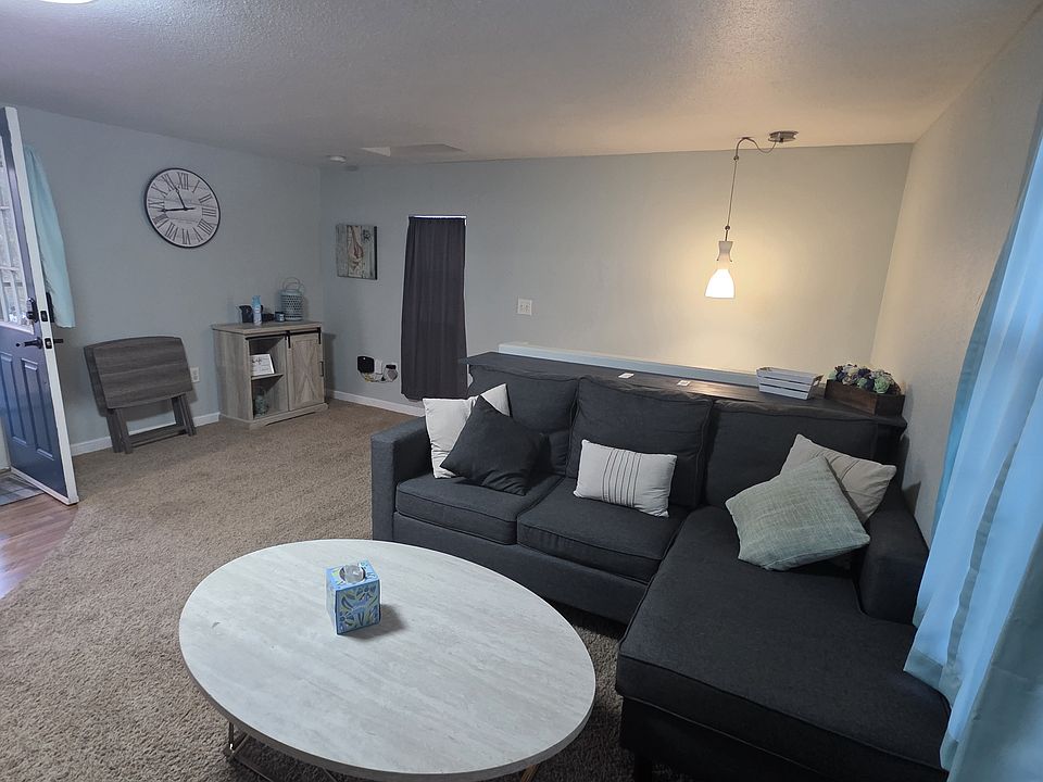 1st image of 505 E Avenue F