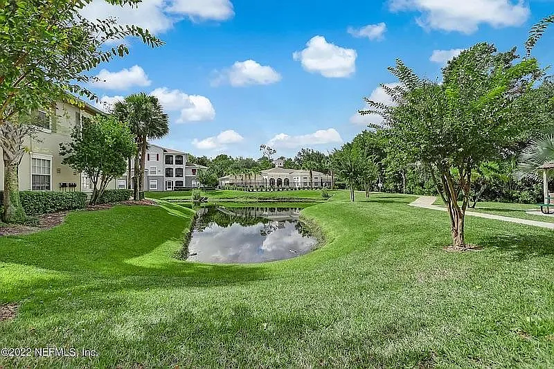 2 bed, 1077 sqft, $1,600 — Photo 4