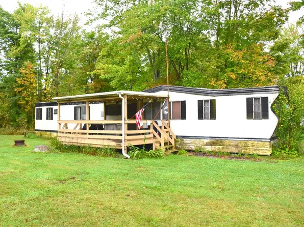1377 Beach Dr, Linesville, PA 16424
