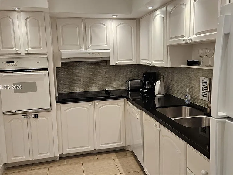 3901 S Ocean Dr #11M — Photo 6