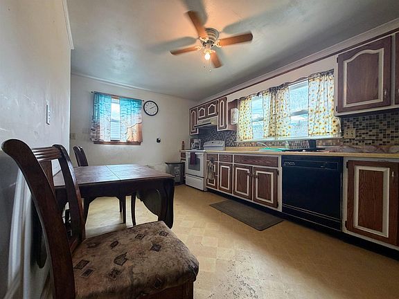 4th image of 168 South Street