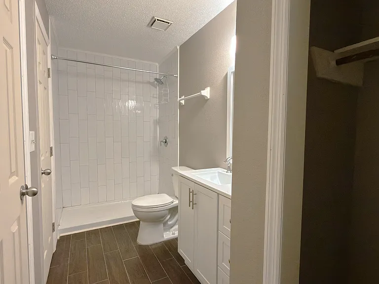 1600 Big Tree Rd #B4 — Photo 8