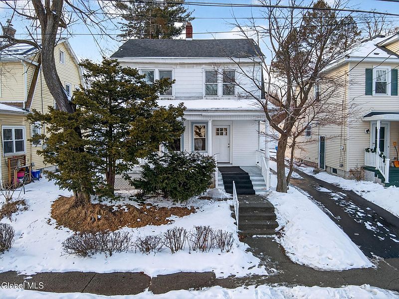 2nd image of 32 Eileen Street