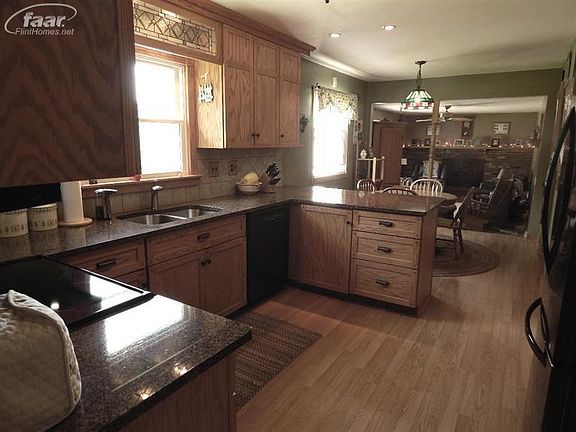4th image of 5097 Hyde Park Dr