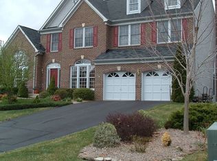 8306 Periwinkle Pl, Fairfax Station, VA 22039