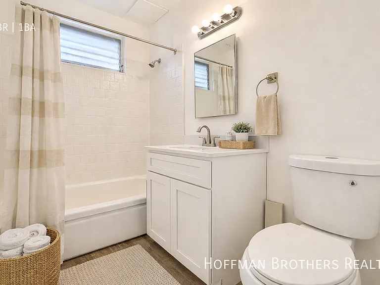 209 S Rampart Blvd #2 — Photo 4