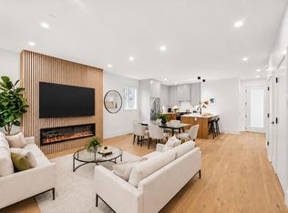 1368 Park Dr #1, Vancouver, BC V6P2K6