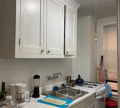 4th image of 321 E 54th St APT 3E