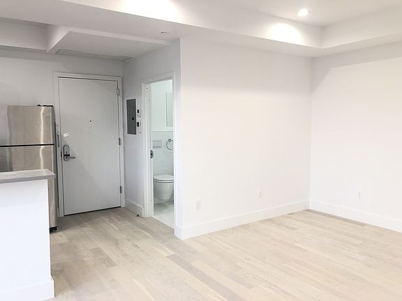 4th image of 147 Rogers Ave #2