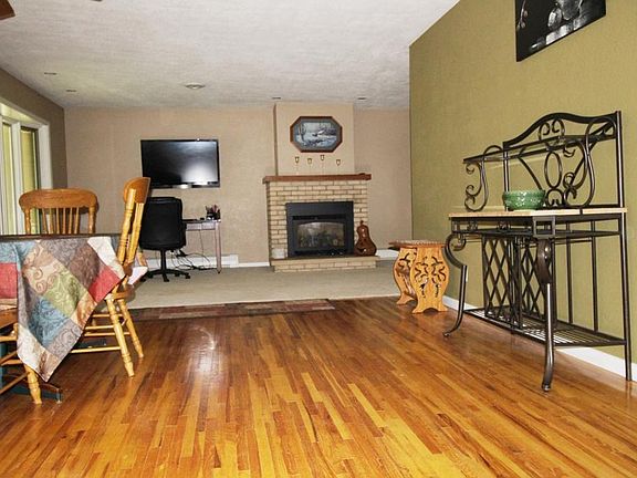 5th image of 114 N 15th St