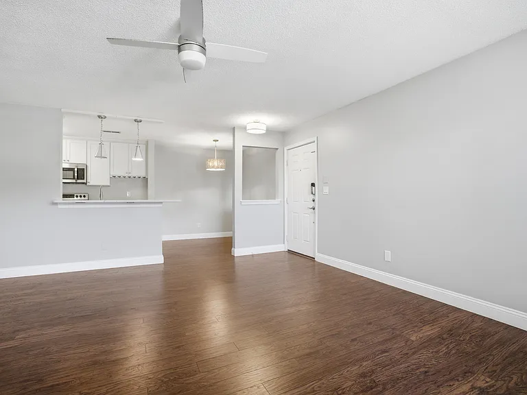 414 Delaware Ave #219 — Photo 6