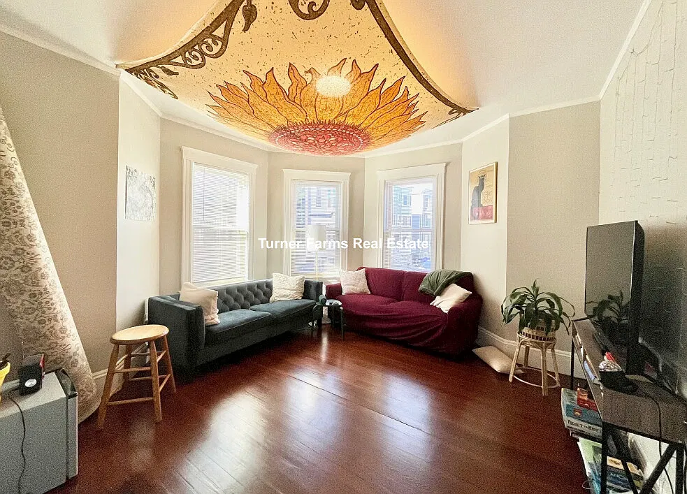 4 bed, 9999 sqft, $6,800 — Photo 4