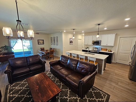 4th image of 1807 Elkins Point Dr