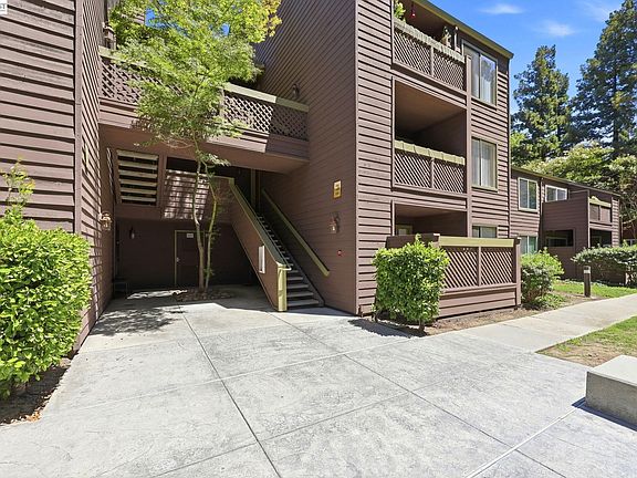4th image of 1137 Yarwood Ct