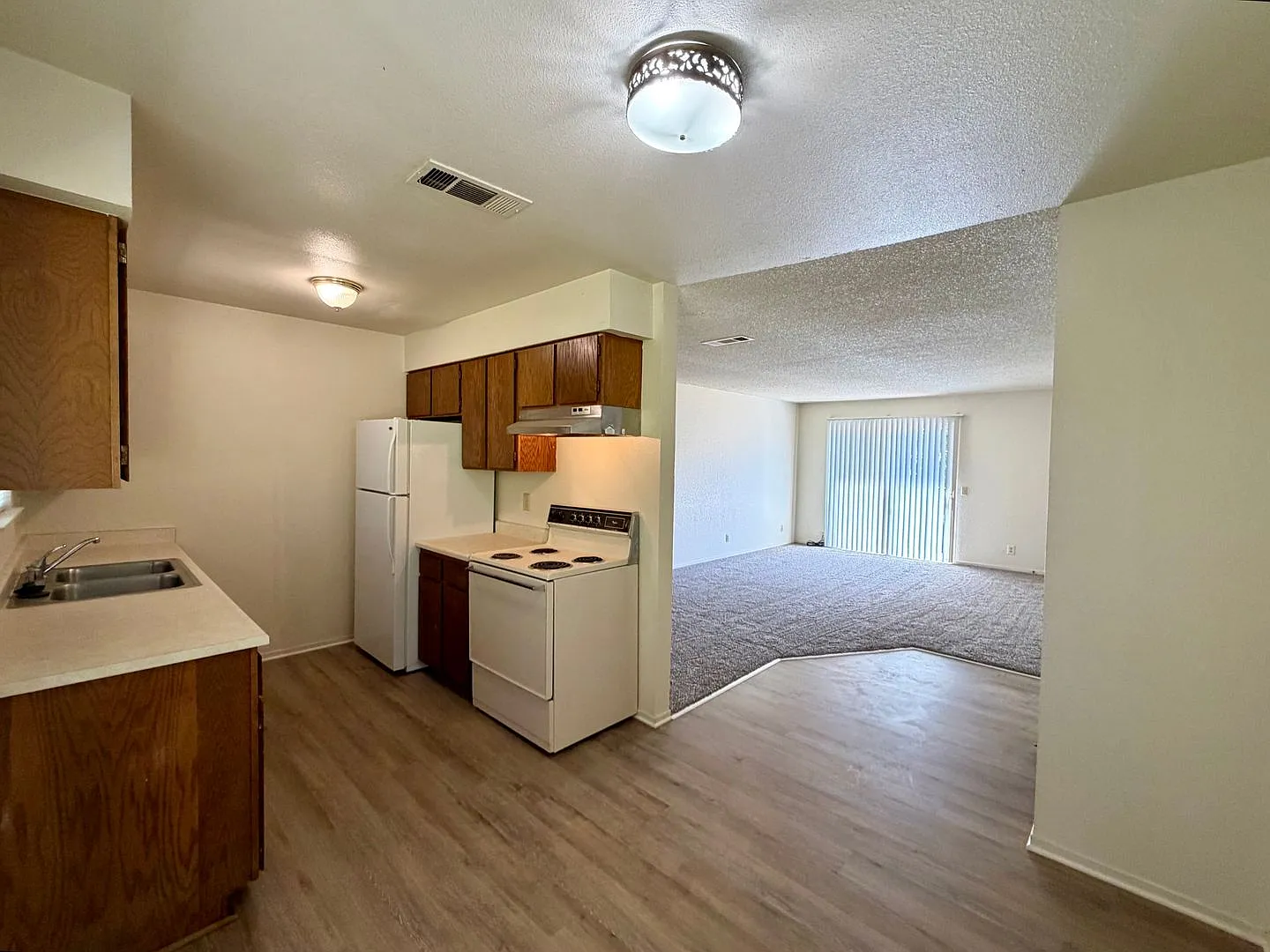 1717 Bramble Place — Photo 4