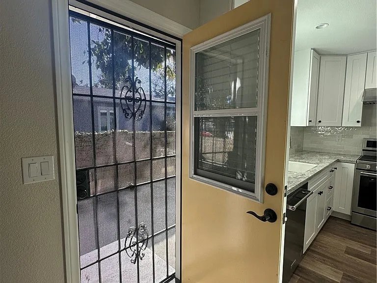 514 E Chalynn Cir — Photo 20