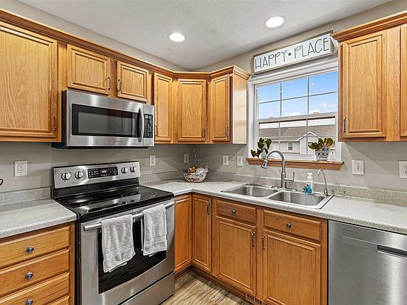 2nd image of 1542 Deerfield Dr