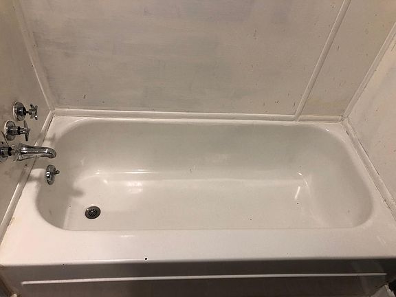 5th image of 336 Tazewell Ave SE APT 4