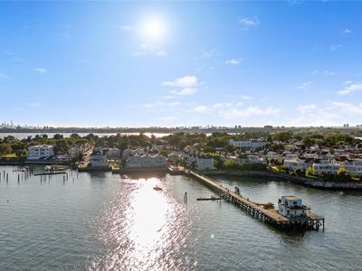 21 Deepwater Way, Bronx, NY, 10464