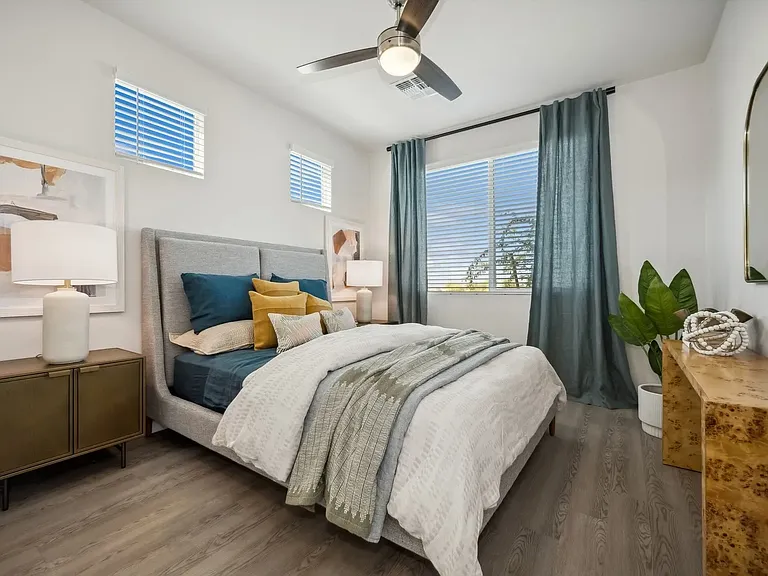 Longbow Luxury Apartments — Photo 52