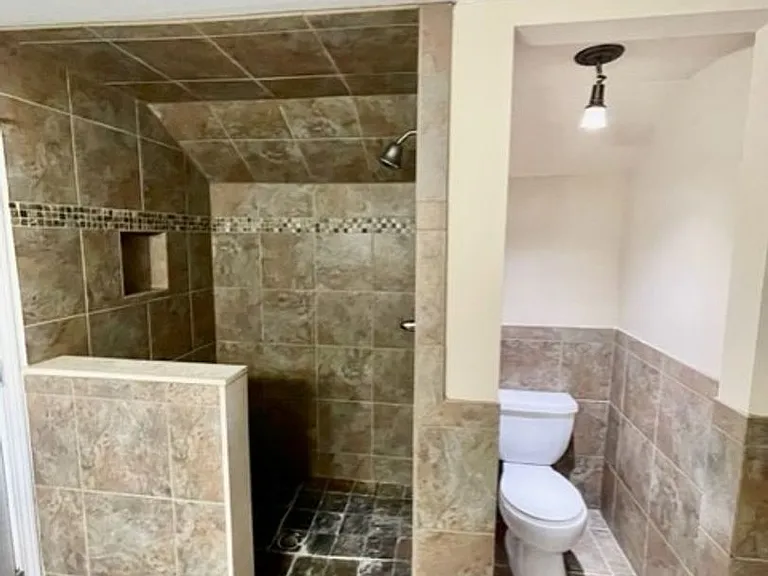 401 Wesley Heights Way — Photo 17