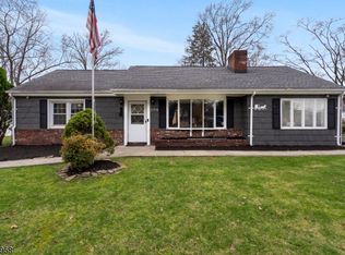 204 Greenbrook Rd, Green Brook, NJ 08812