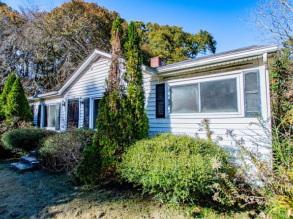 5th image of 304 Taliaferro Dr