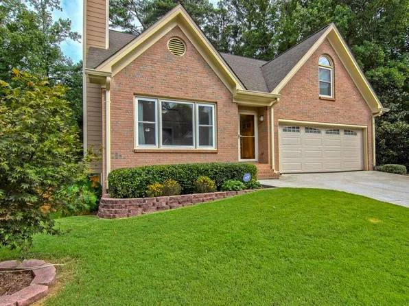 1924 Avis Ln, Tucker, GA 30084