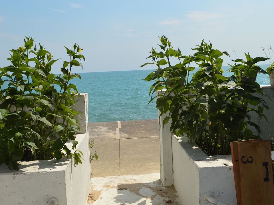 Entrance to pier