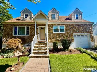 333 Kingsland Ave, Lyndhurst, NJ 07071