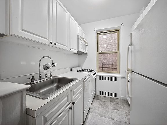 3rd image of 2190 Boston Rd APT 4E