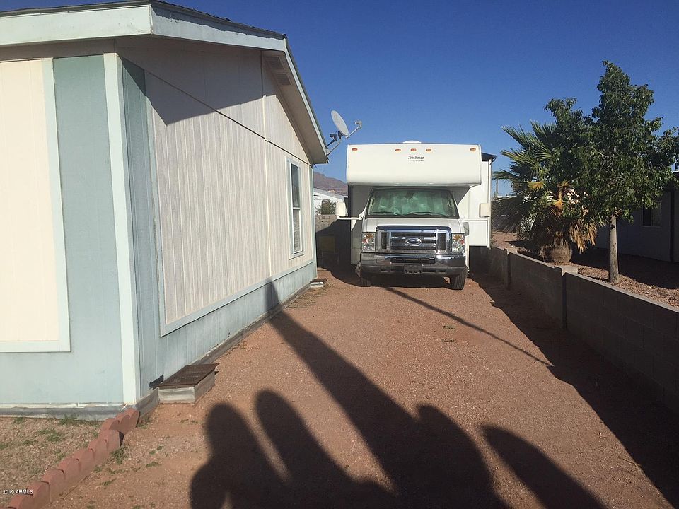 1st image of 2261 S Descanso Rd
