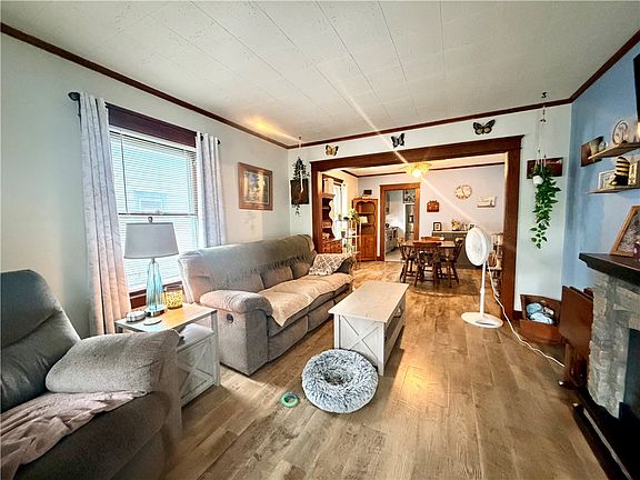 4th image of 415 Schuyler Ave
