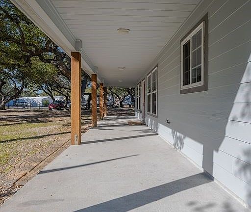 5th image of 10 & 11 E Saint Charles Bay Dr