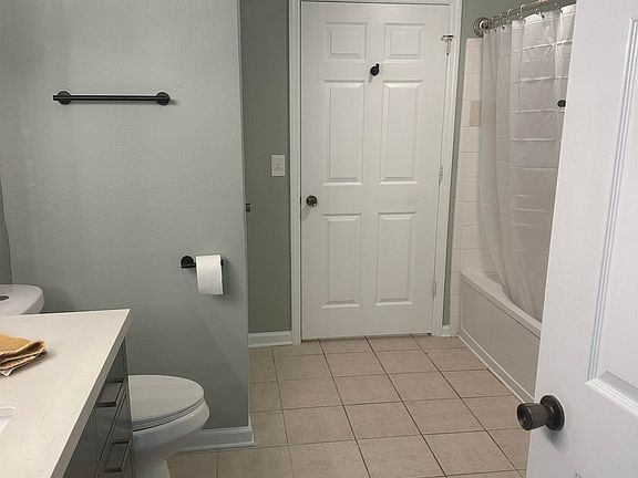 4th image of 2801 Chancellorsville Dr APT 814