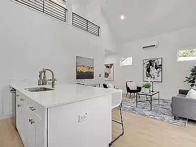 920 Cardinal Ln #2 — Photo 6