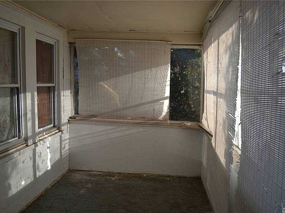 5th image of 167 W Graham Ave