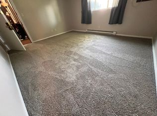 316 S 2nd St APT B, Dekalb, IL 60115