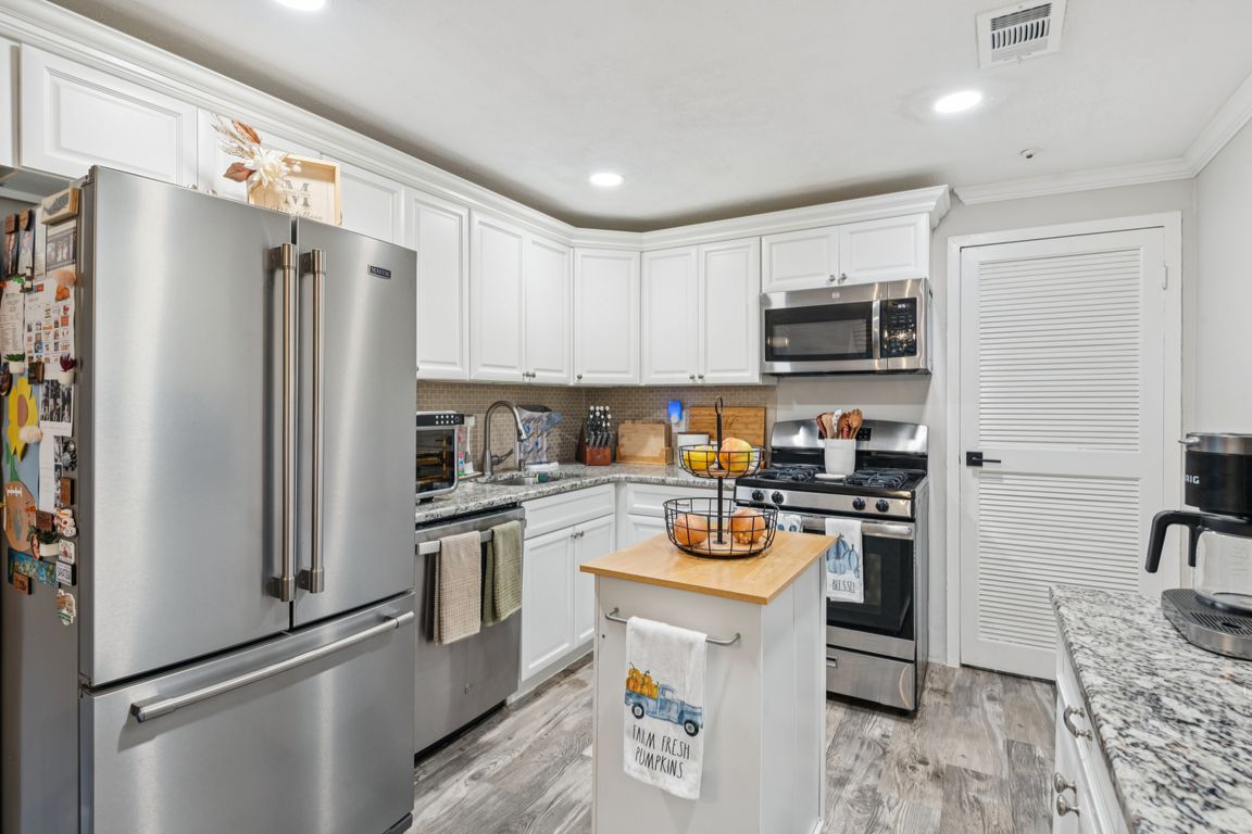 next background image