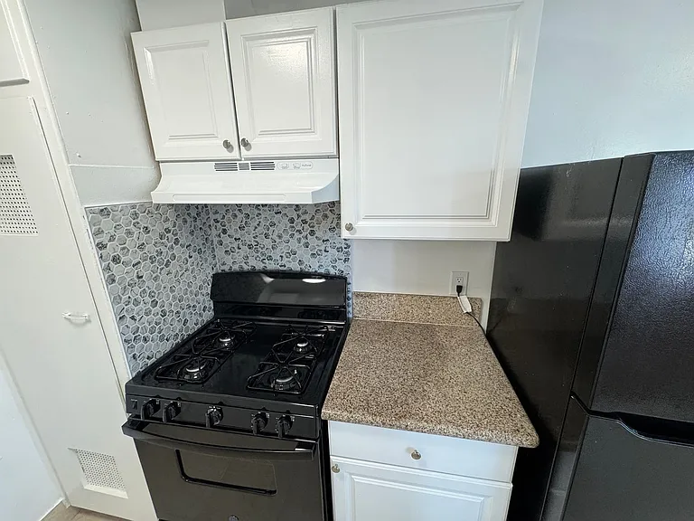 757 Grand Ave — Photo 8