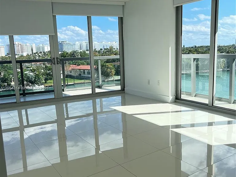 9261 E Bay Harbor Dr #604 — Photo 3