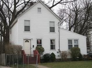 584 Park Ave, Uniondale, NY 11553