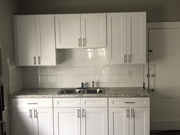 4th image of 2184 Wascana Ave #Up