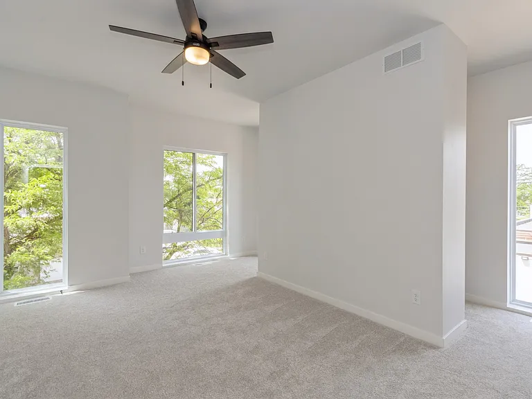 1732 Barber St SW — Photo 16